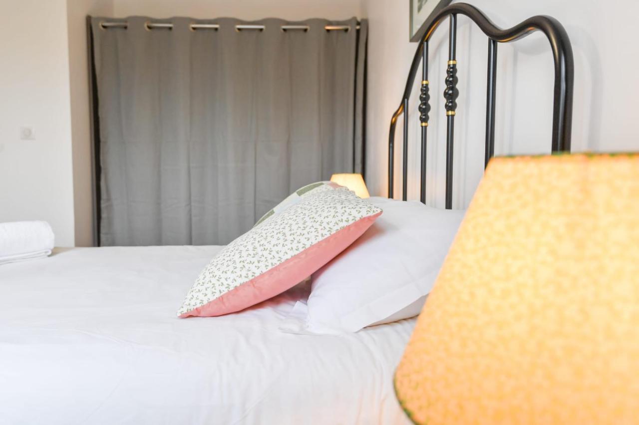 Nice Apartment With Balcony Very Close To The City Center Annecy Eksteriør bilde